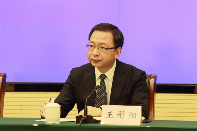 图为辽宁省编委办副主任王彤阳.jpg